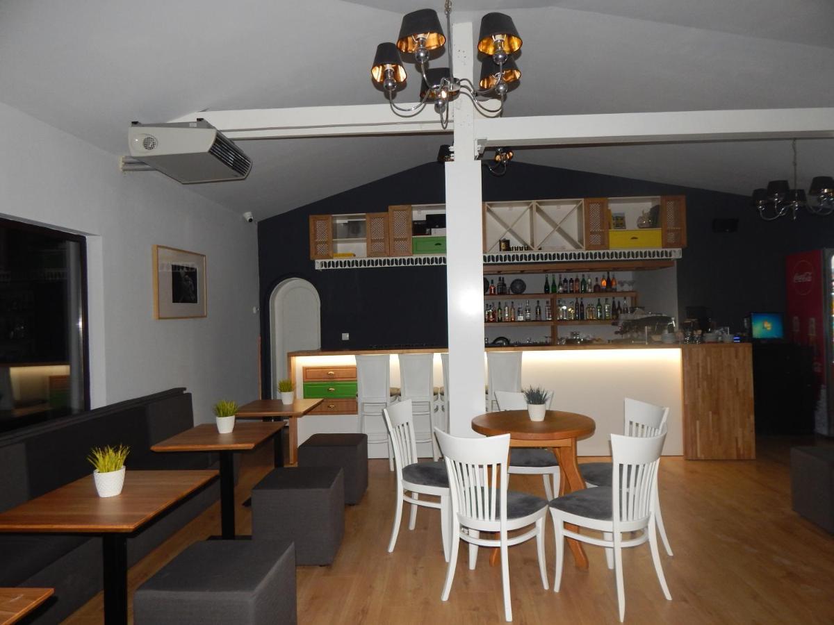 בלאגובגראד Rio Family Hotel מראה חיצוני תמונה